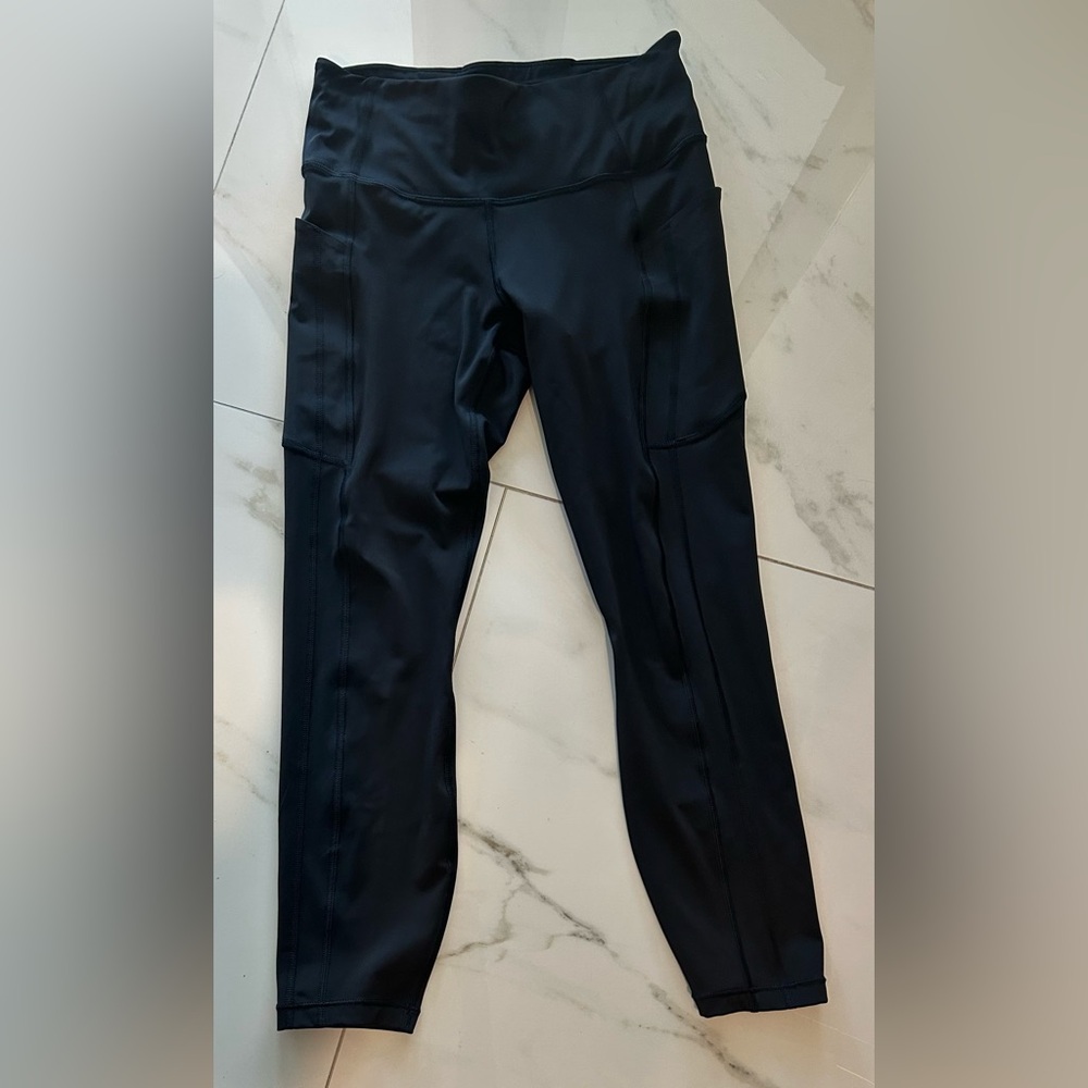Athleta Ultimate Stash II 7/8 Tight